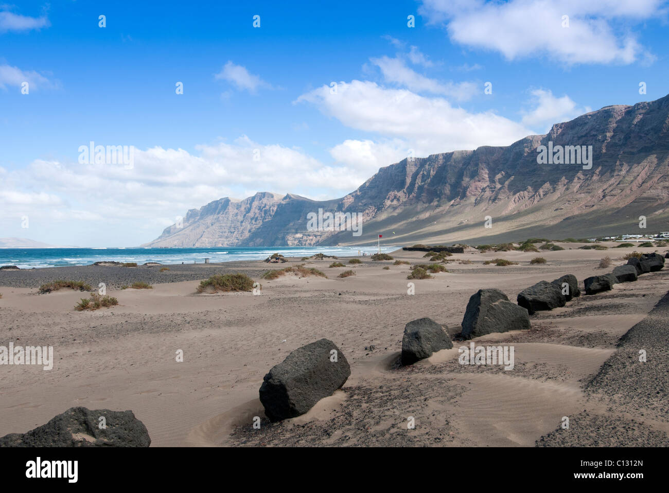Plage de sable de mer Lanzarote Banque D'Images