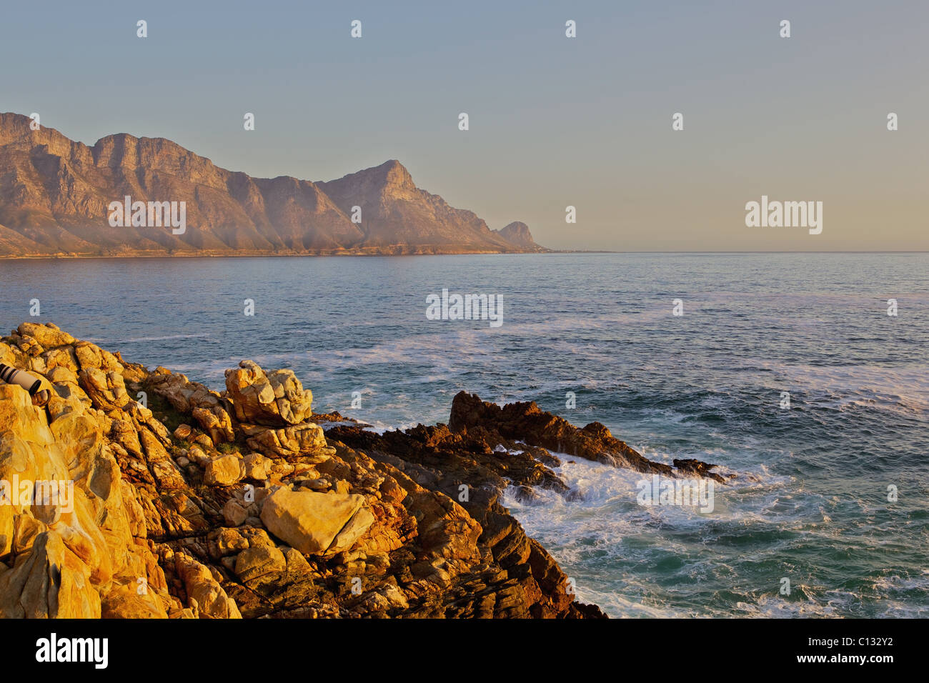 Avis de Kogel Bay au coucher du soleil, Province de Western Cape, Afrique du Sud Banque D'Images