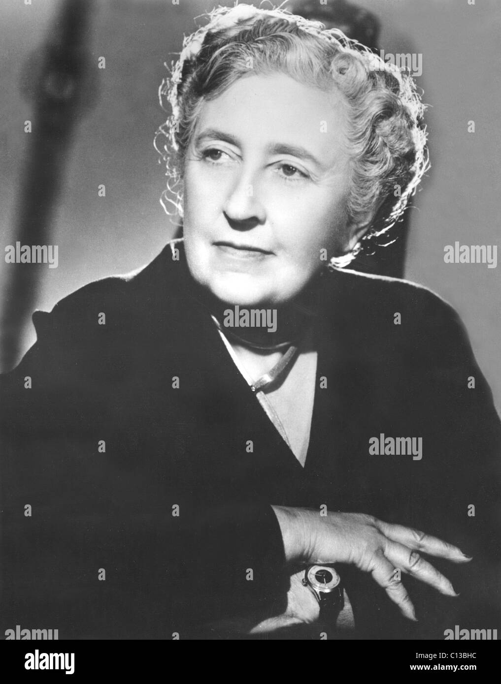 AGATHA CHRISTIE, 1957 Banque D'Images