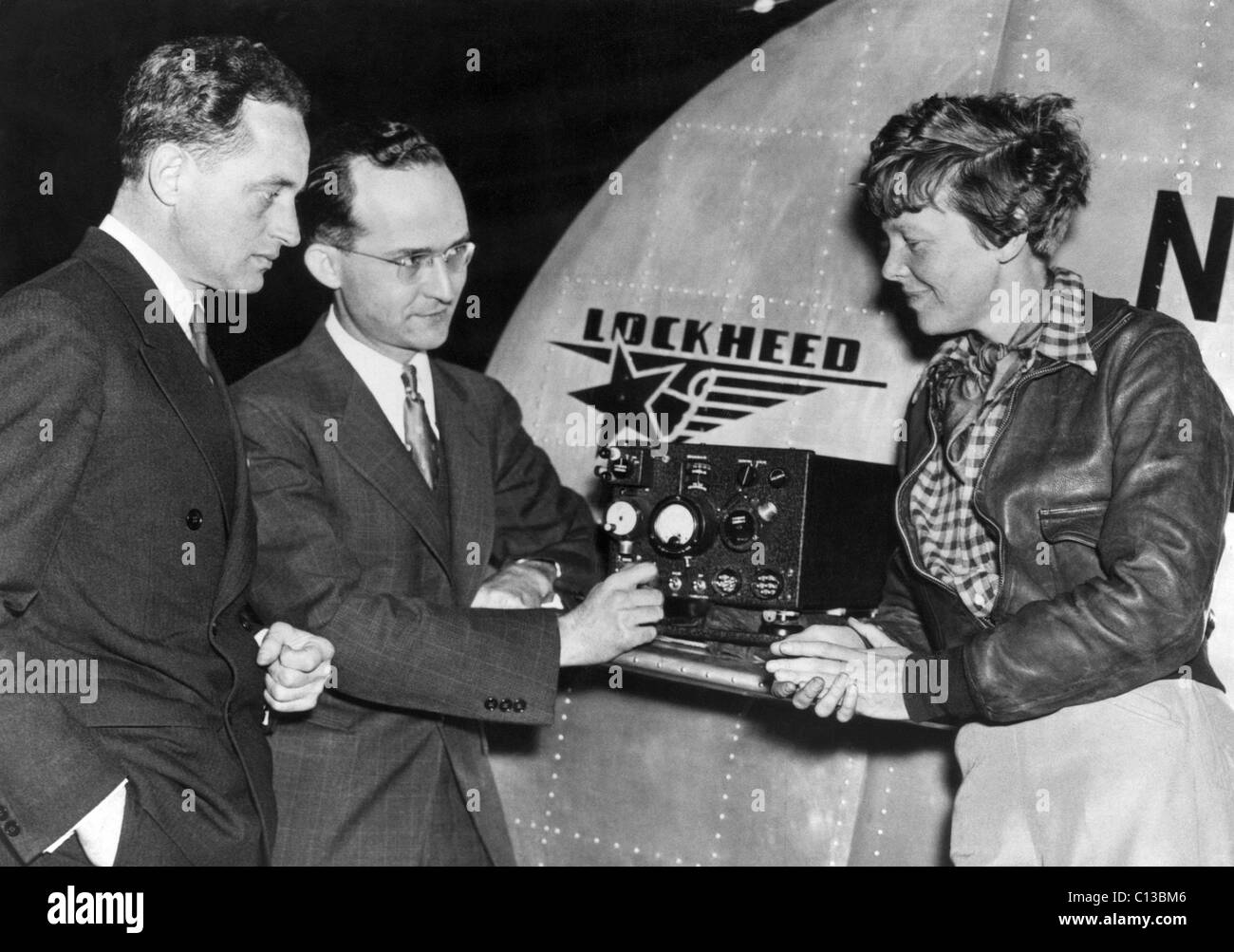 Amelia Earhart (droite), milieu des années 30 Banque D'Images