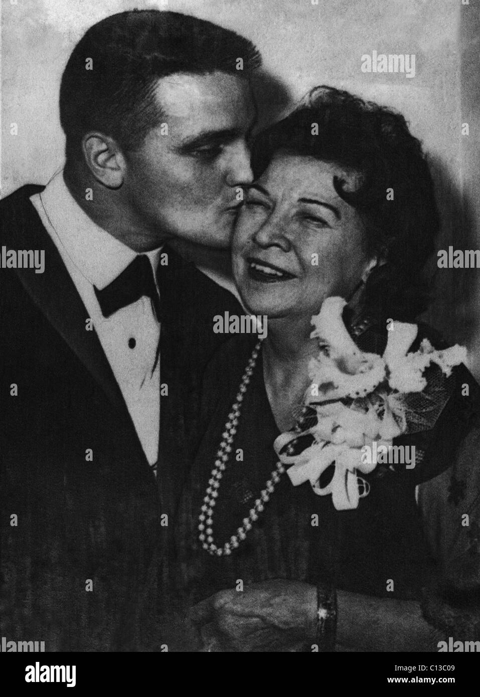 Yankees de New York. Le voltigeur des Yankees, Roger Maris Claire Hodgson Ruth (épouse de Babe Ruth), vers le début des années 1960. Banque D'Images