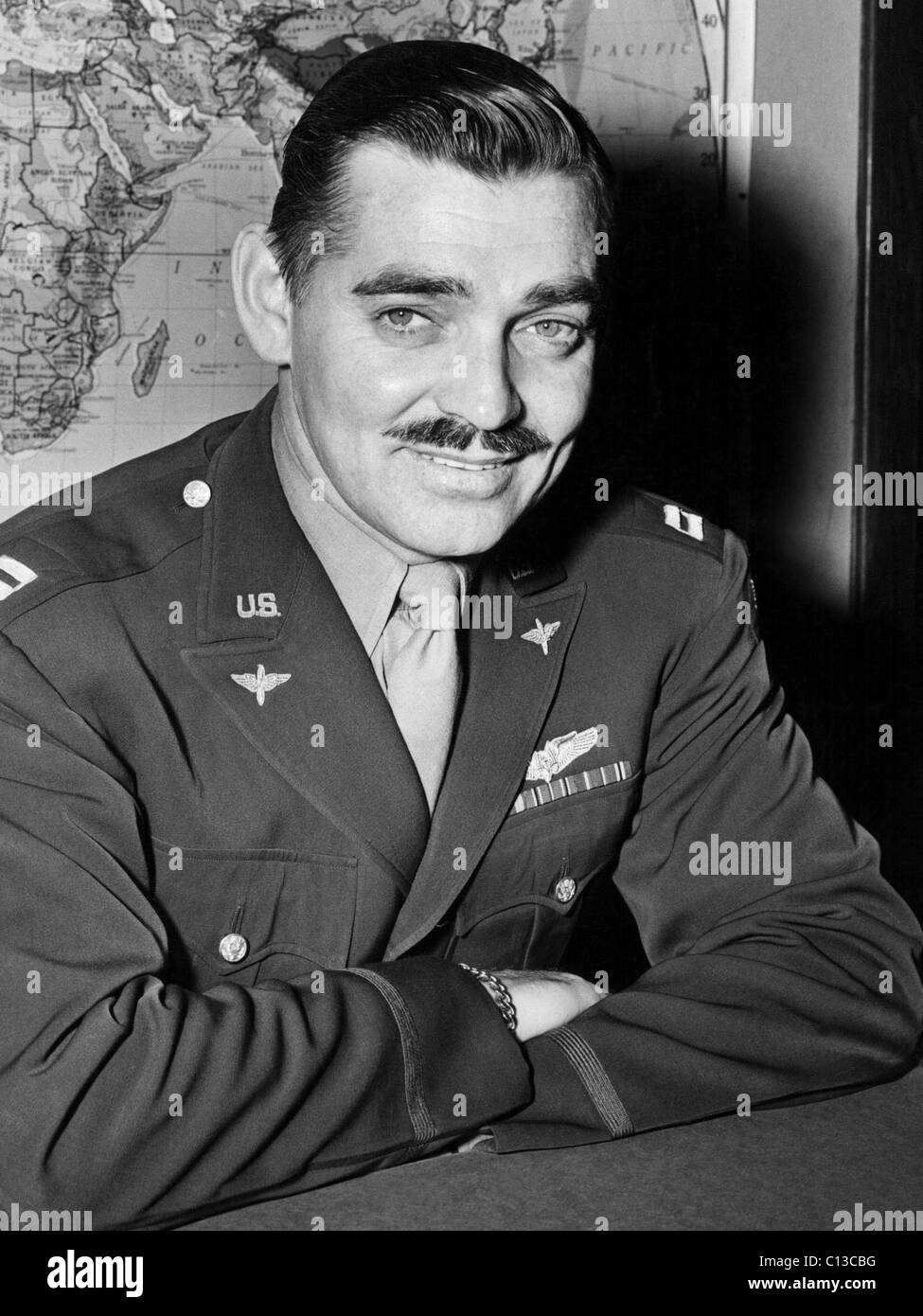Le capitaine Clark Gable La Seconde Guerre mondiale portrait officier militaire, 10/28/43 Banque D'Images
