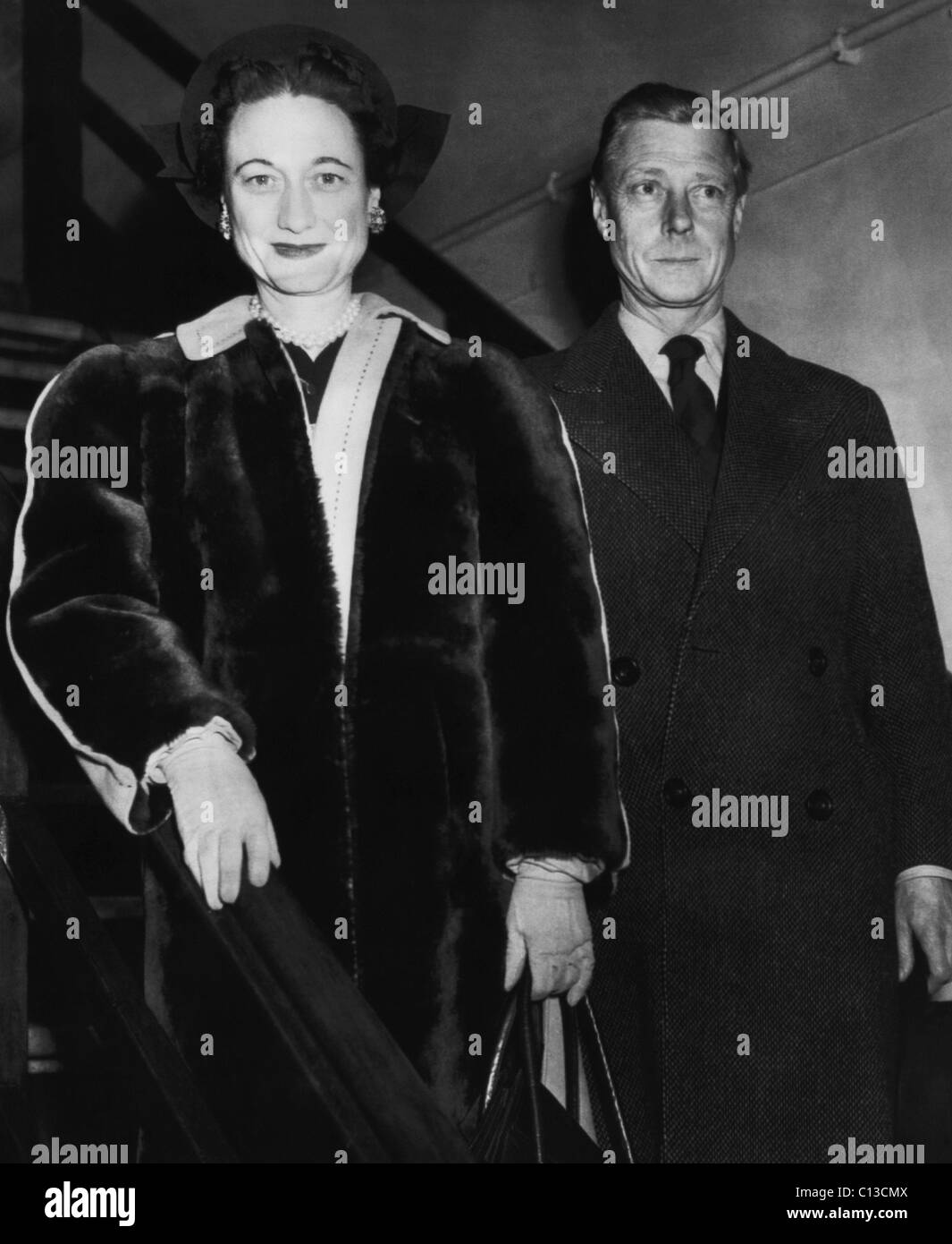 La Duchesse de Windsor, Wallis Simpson et le Prince Edward, duc de Windsor, à bord du Queen Elizabeth à Southampton, Angleterre, 1946. Banque D'Images