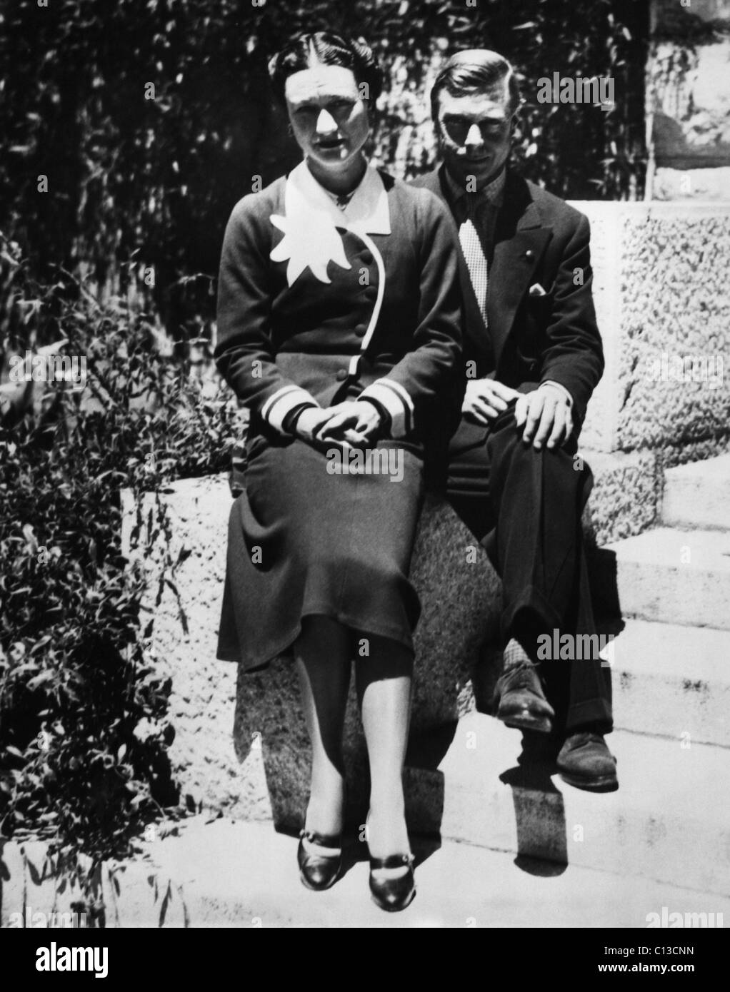 La Duchesse de Windsor, Wallis Simpson et le Prince Edward, duc de Windsor sur leur premier anniversaire de mariage, Chateau de la Croe, Antibes, France, le 3 juin 1938. Banque D'Images