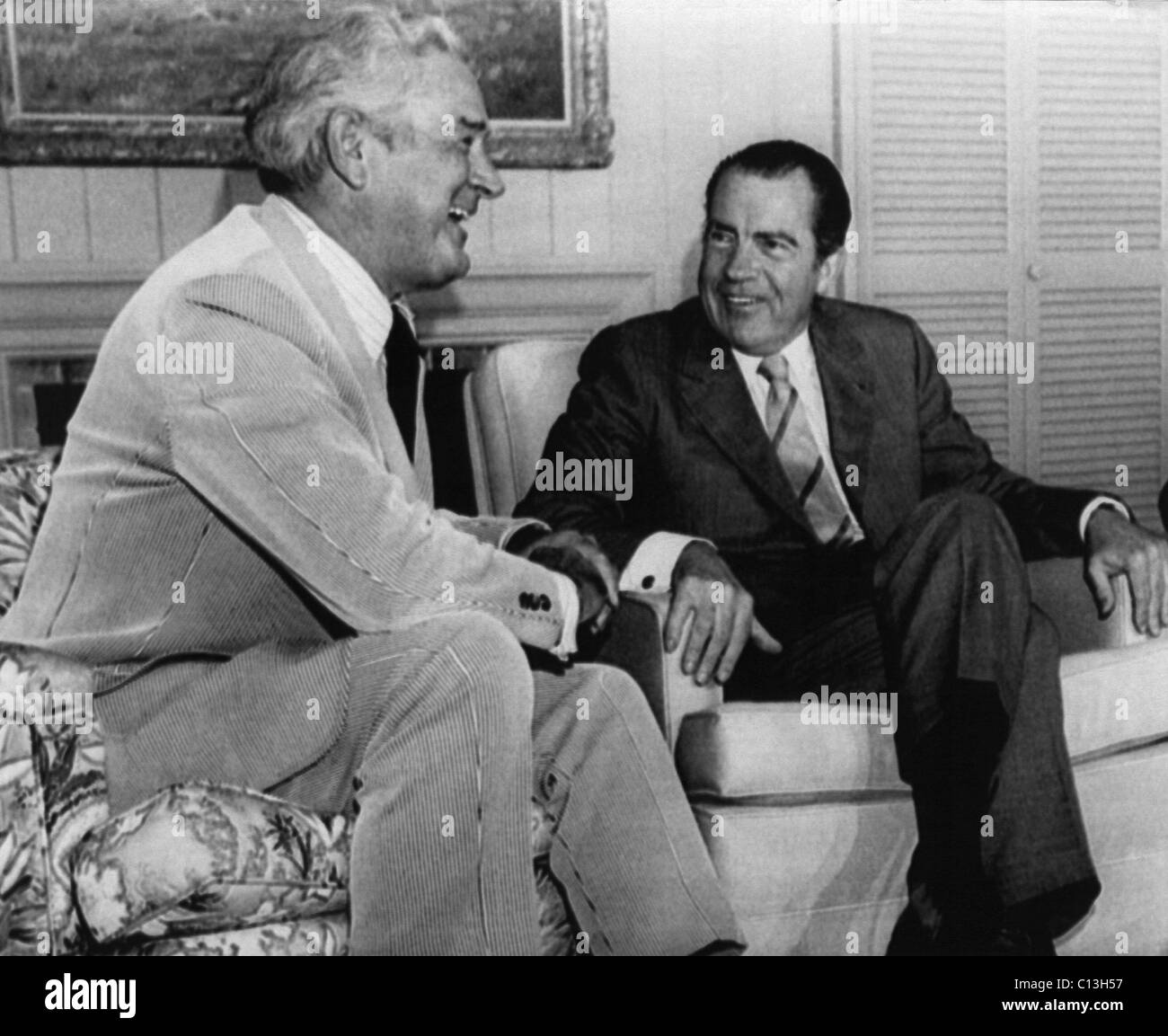 La présidence de Nixon. Le président Richard Nixon s'entretient avec le secrétaire au Trésor sortant John B. Connally, à Key Biscayne, Floride, 1972. Banque D'Images