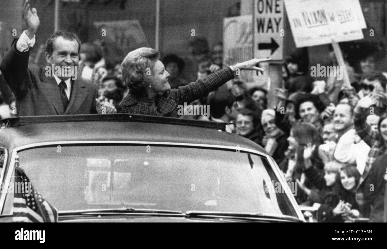 La présidence de Nixon. Le président américain Richard Nixon et de la Première Dame Patricia Nixon sur une campagne de New York City, New York, 1972. Banque D'Images