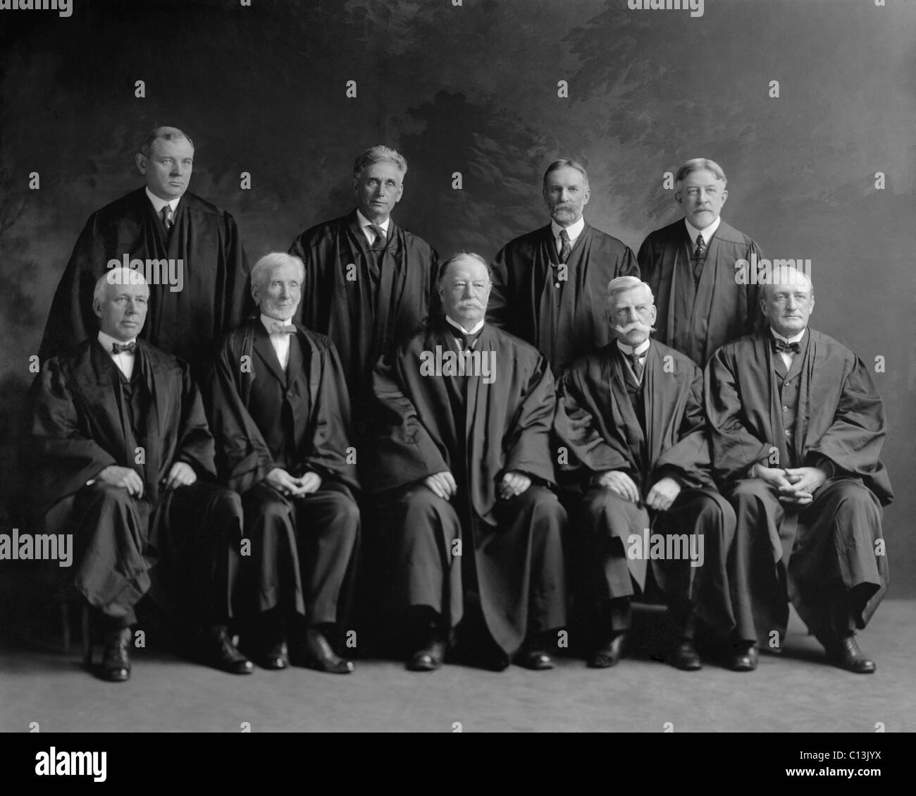 Cour de Taft. Cour suprême des États-Unis portrait de groupe. L'avant-centre est le juge en chef William Howard Taft. Ca. 1925. Banque D'Images