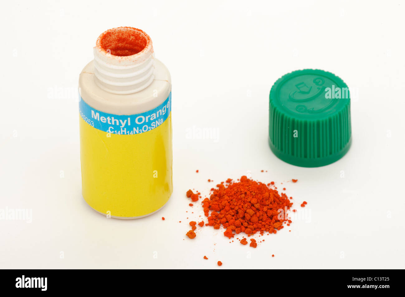 Ouvert contenant en plastique d'orange de méthyle Banque D'Images