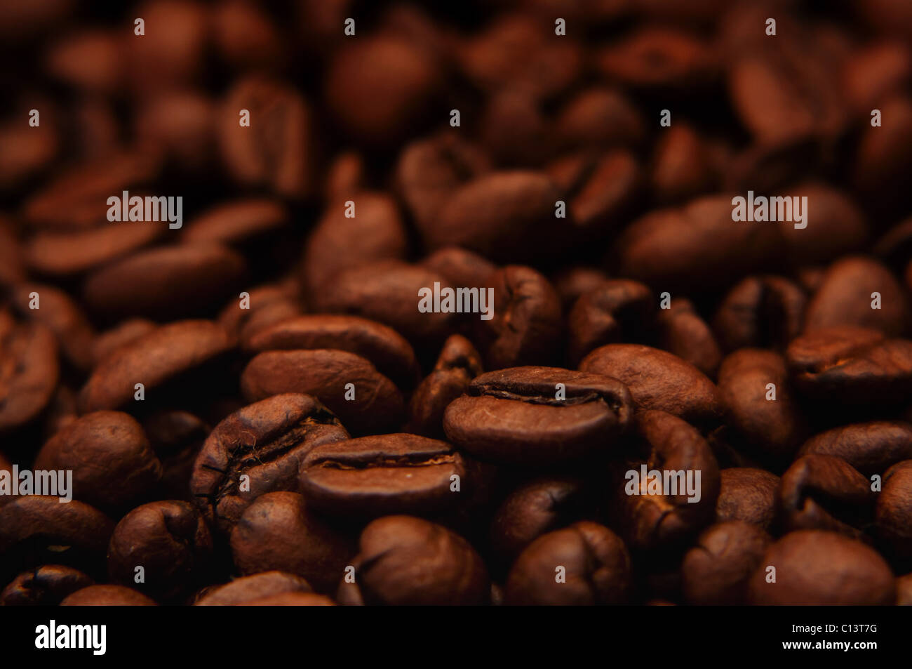 Beau brun, les grains de café, près de l'image Banque D'Images