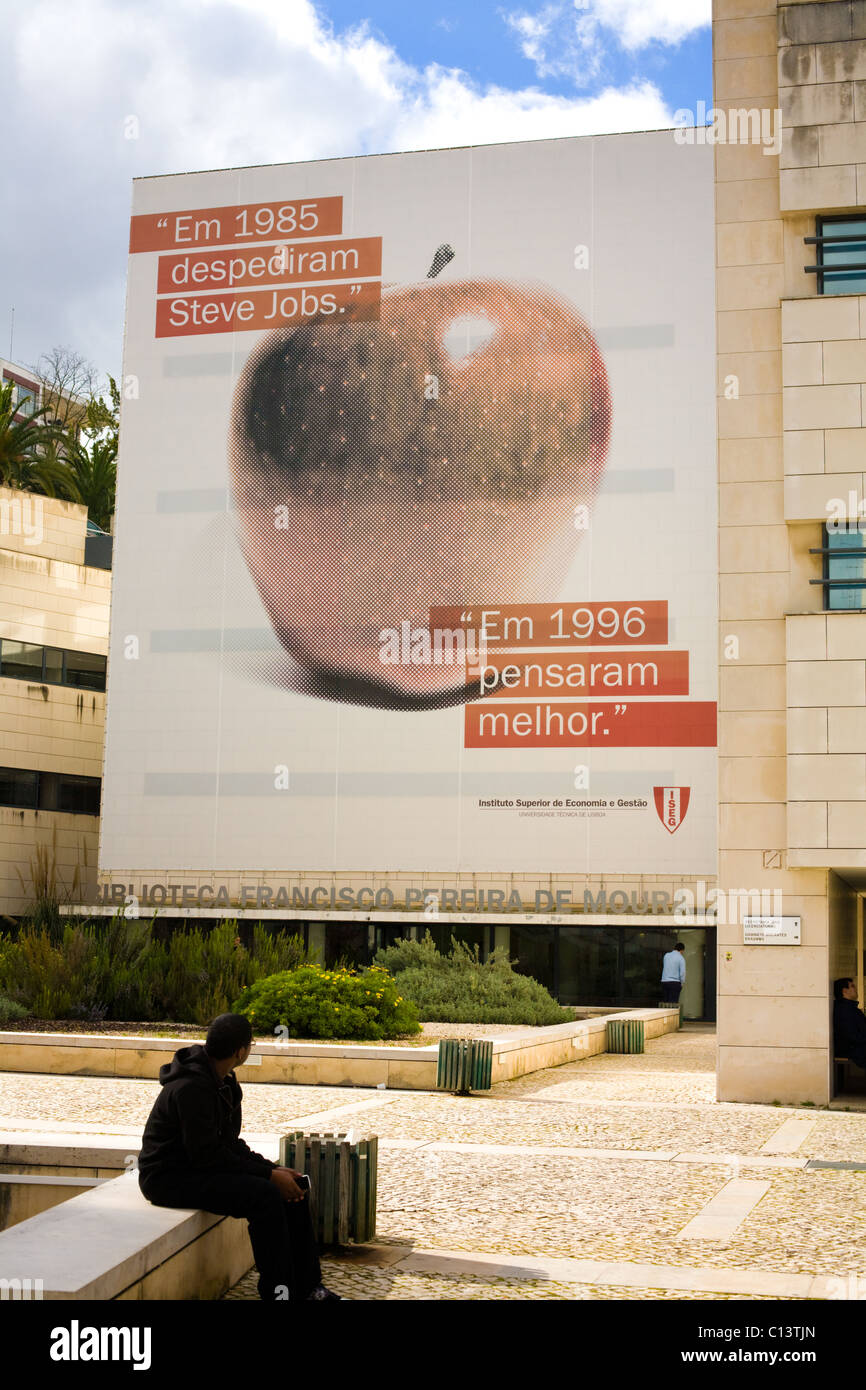 Inscrivez-vous vanter Steve Jobs dans un collège à Lisbonne, Portugal Banque D'Images