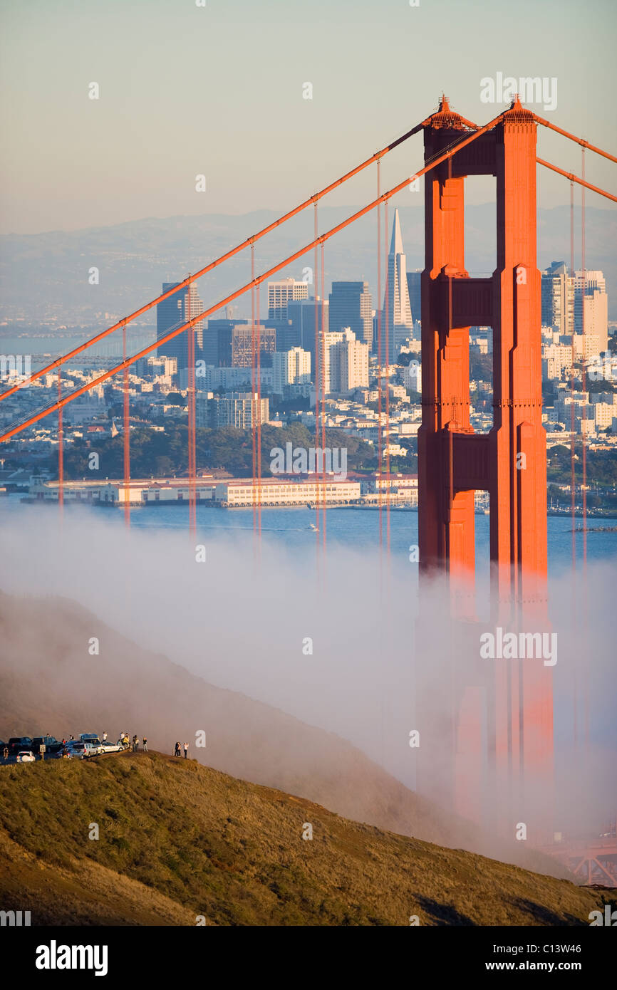 États-unis, Californie, San Francisco, Golden Gate Bridge dans le brouillard Banque D'Images