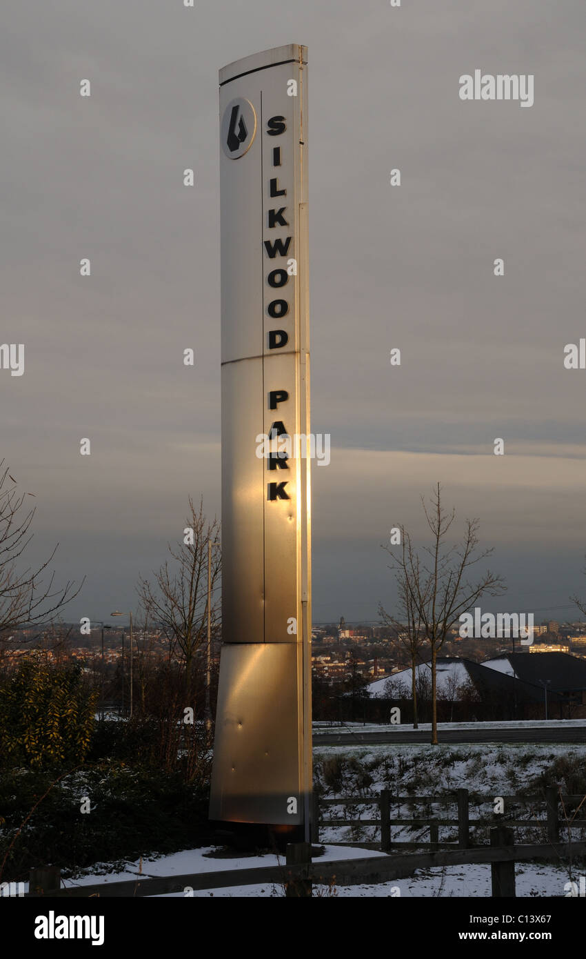 Panneau à l'entrée de l'Silkwood Business Park, près de Wakefield, à Ossett, Yorkshire, Angleterre Banque D'Images