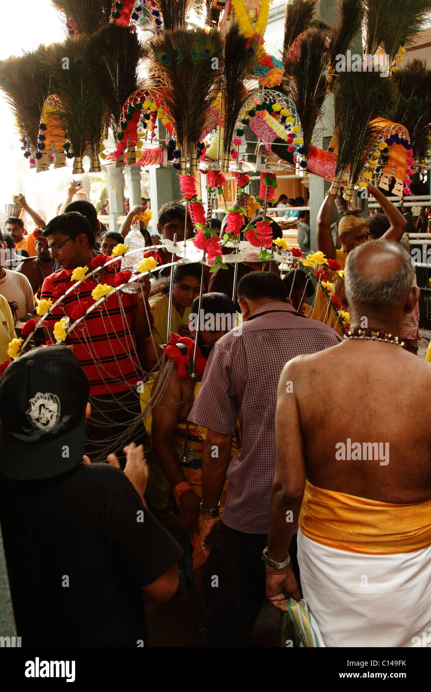 Un Kavadi procession pendant le festival hindou de Thaipusam le 19 janvier 2011 dans les grottes de Batu, la Malaisie. Banque D'Images