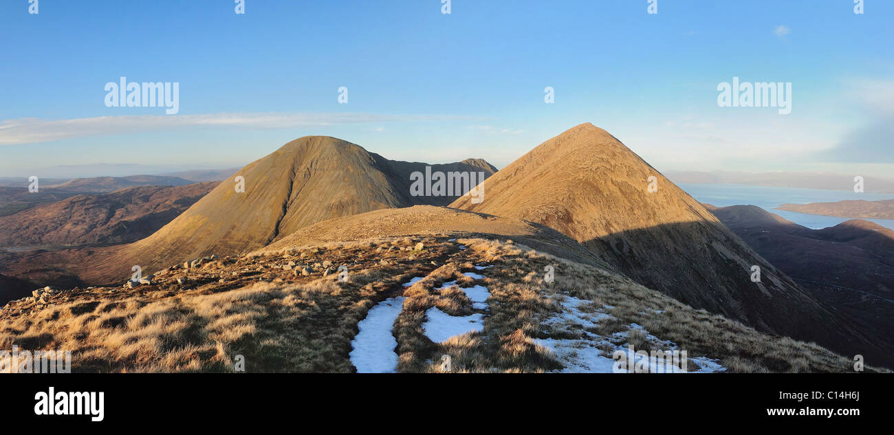 Glamaig et Beinn Dearg Mhor à partir de la crête de Beinn Dearg Mheadhonach, île de Skye, Hébrides, Highlands, Scotland Banque D'Images