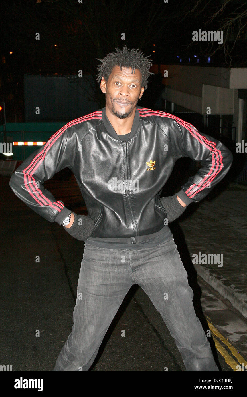Daddy G aka aéroport international Grantley Marshall d'une attaque massive à l'extérieur de la Grace Jones concert au Colston Hall Bristol, Angleterre - 25.01.09 Banque D'Images