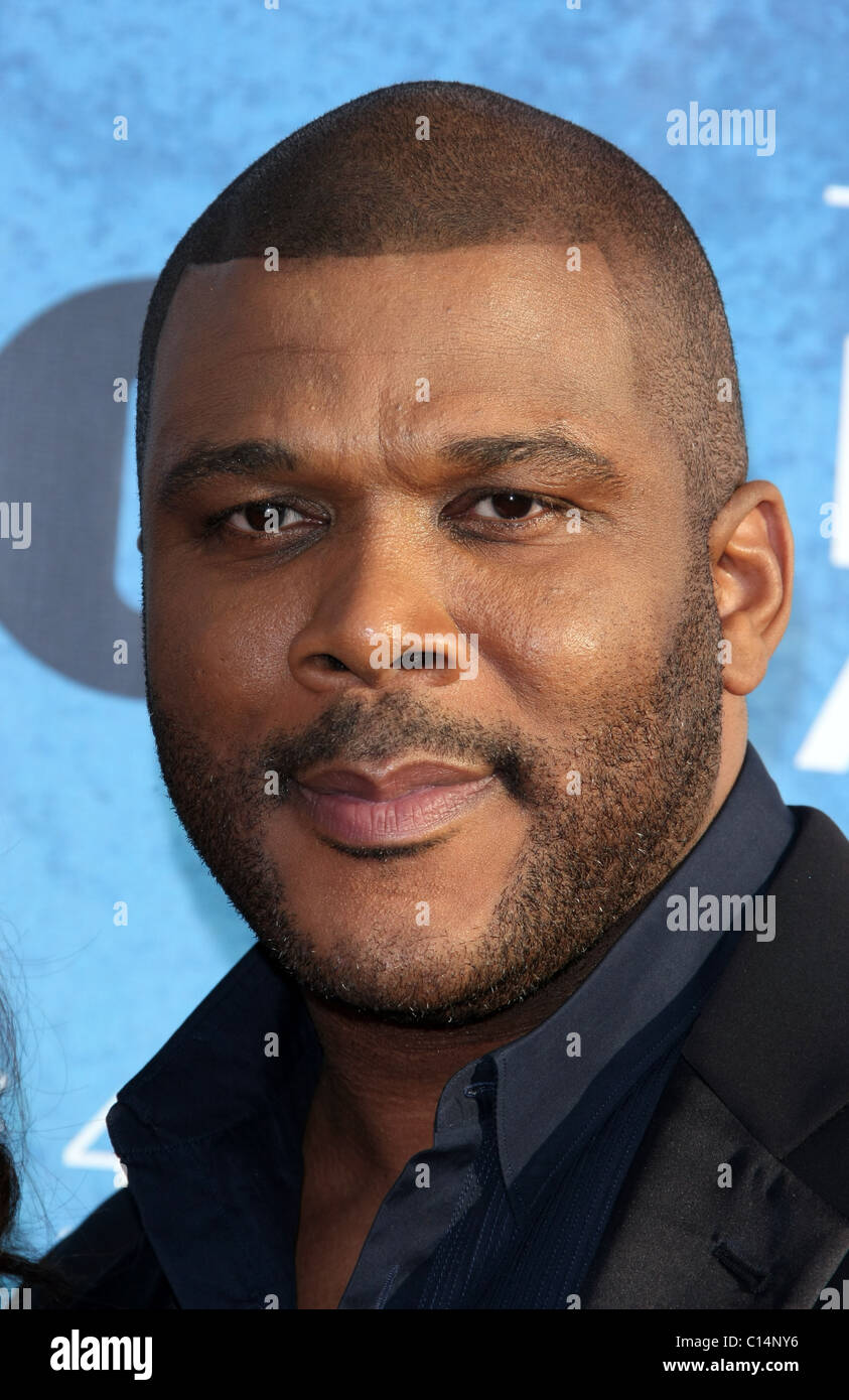 TYLER PERRY 42ÈME NAACP IMAGE AWARDS : DOWNTOWN LOS ANGELES CALIFORNIA USA 04 Mars 2011 Banque D'Images TYLER PERRY 42ÈME NAACP IMAGE AWARDS : DOWNTOWN LOS ANGELES CALIFORNIA USA 04 Mars 2011 Banque D'Images