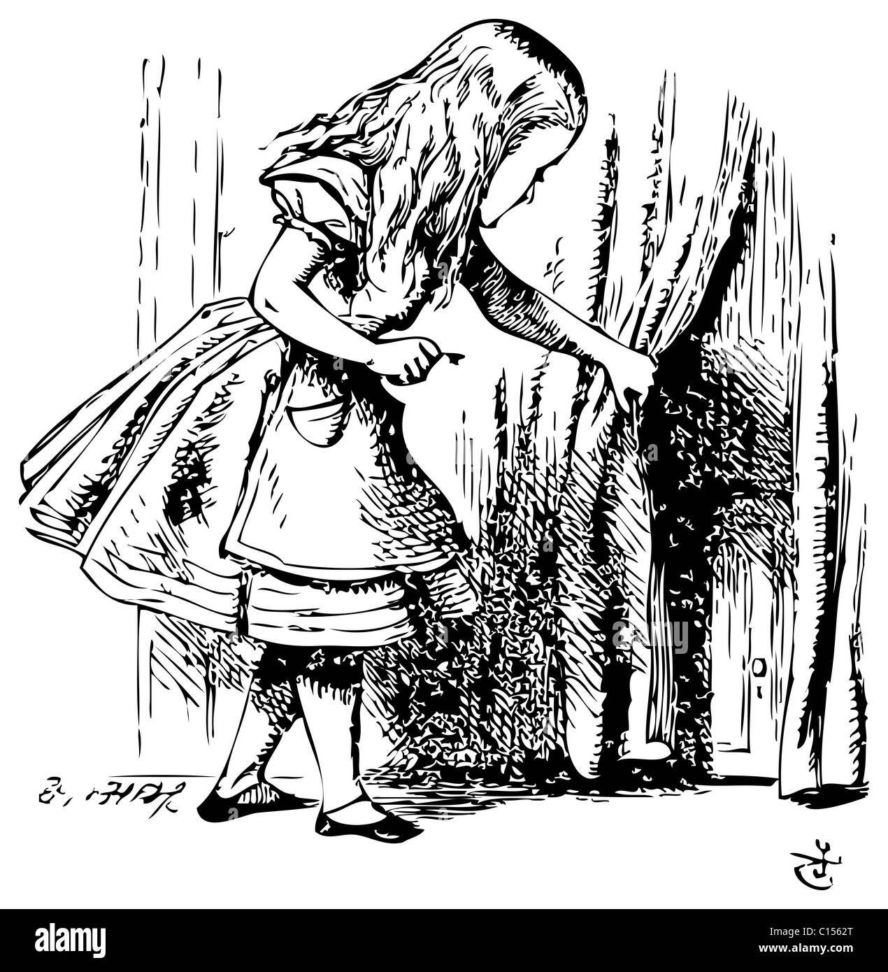 Alice au Pays des Merveilles. Alice est à la recherche derrière un rideau pour révéler une porte cachée : Alice's Adventures in Wonderland. Banque D'Images