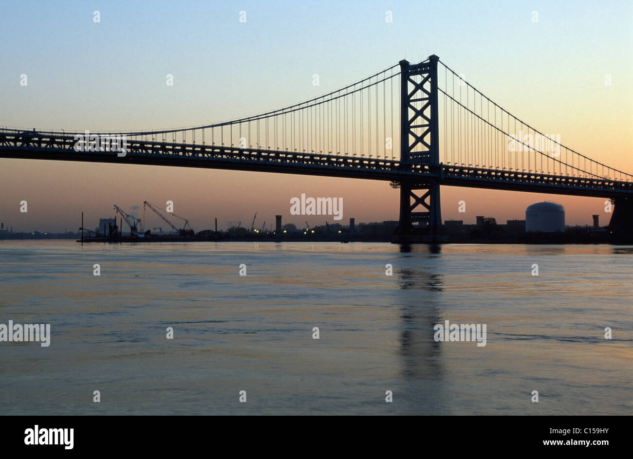 Benjamin Franklin Bridge at Dusk Banque D'Images