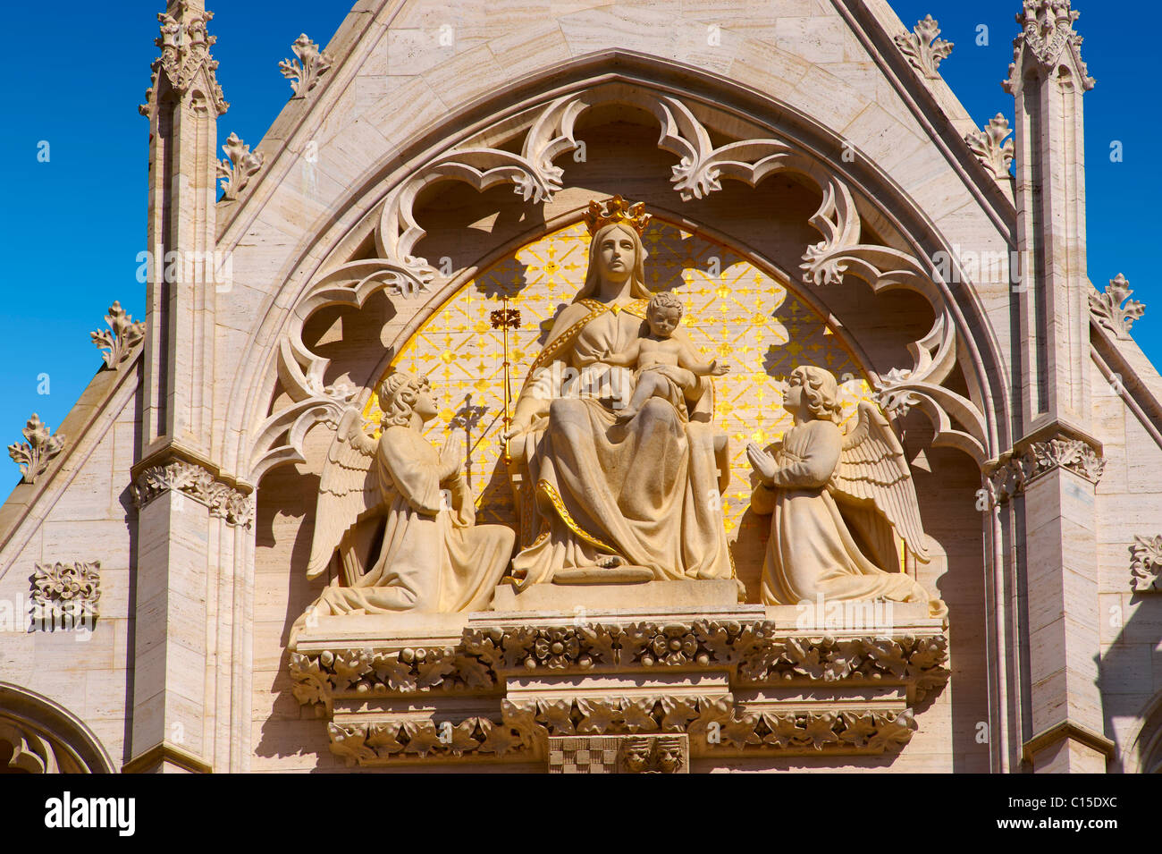 Les statues de style néogothique de la cathédrale de l'Assomption de la Bienheureuse Vierge Marie, Zagreb, Croatie Banque D'Images