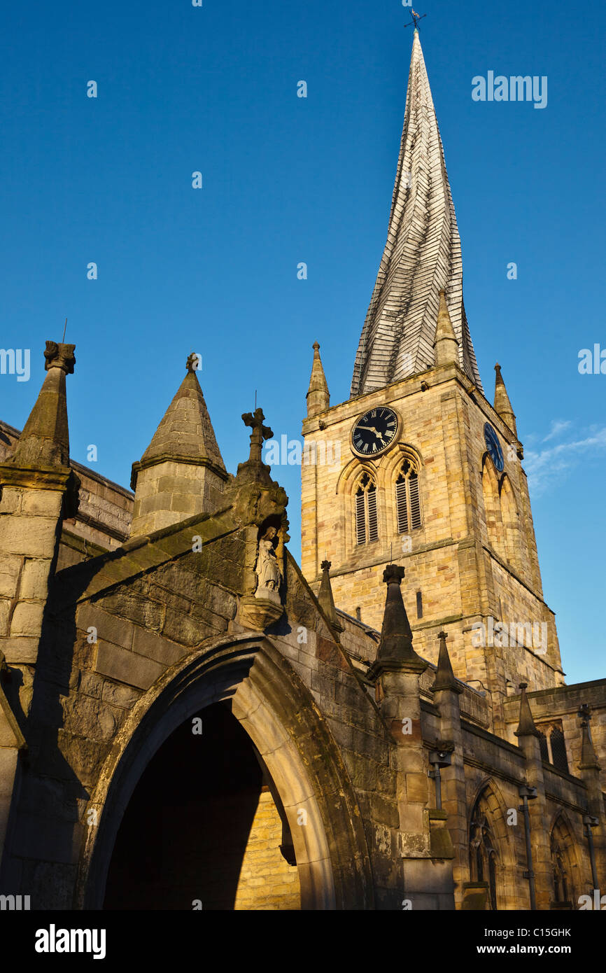 The crooked spire, Chesterfield Église paroissiale de Sainte Marie et tous les Saints, Derbyshire, Angleterre Banque D'Images