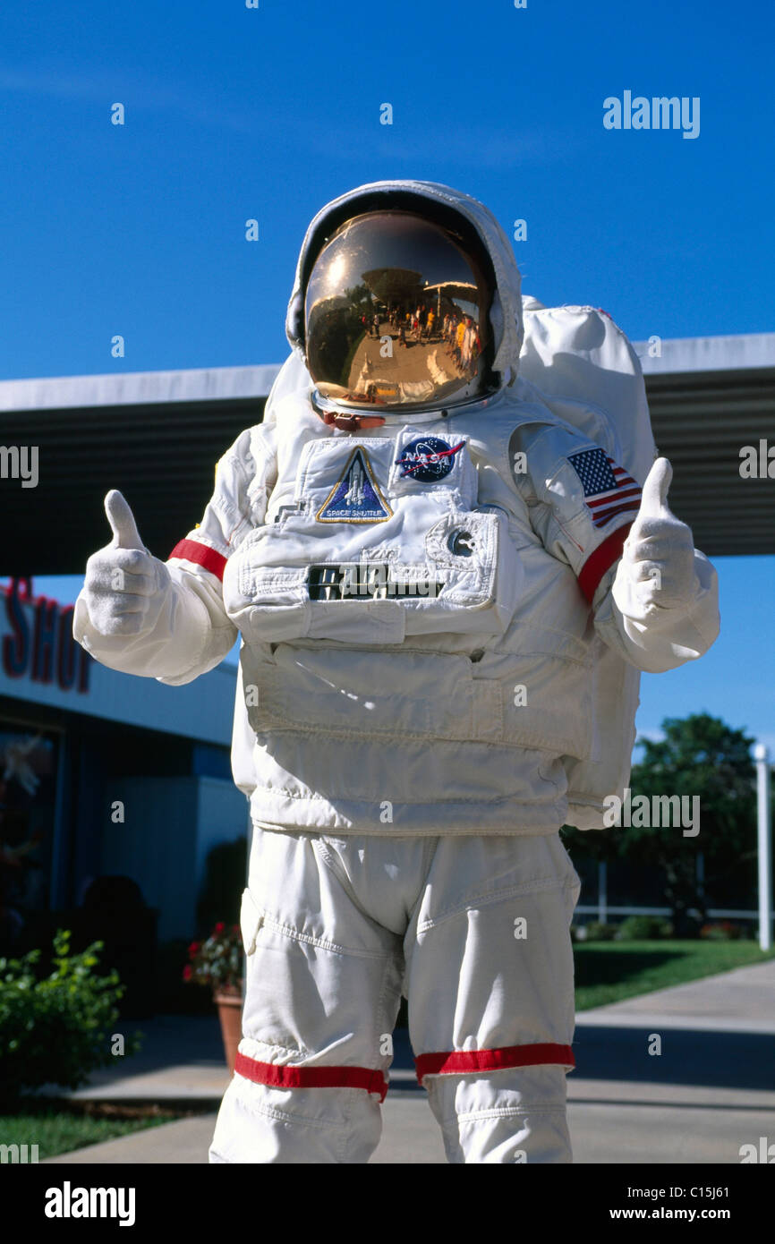 Astronaute, deux pouces vers le haut, au Centre spatial Kennedy, à Cap Canaveral, Floride, USA Banque D'Images