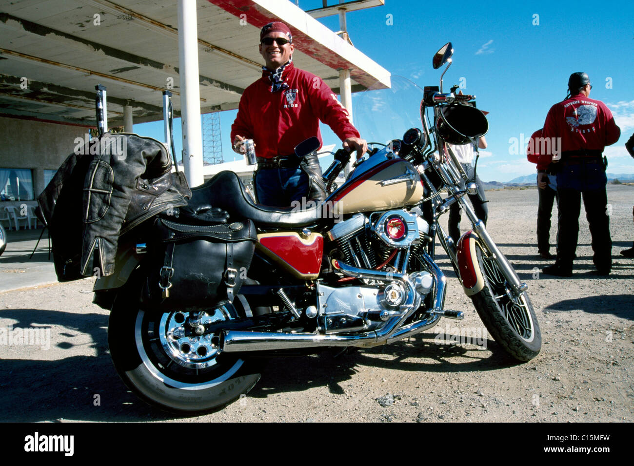Moto Harley Davidson et pilote, la Route 66, California, USA Photo Stock -  Alamy