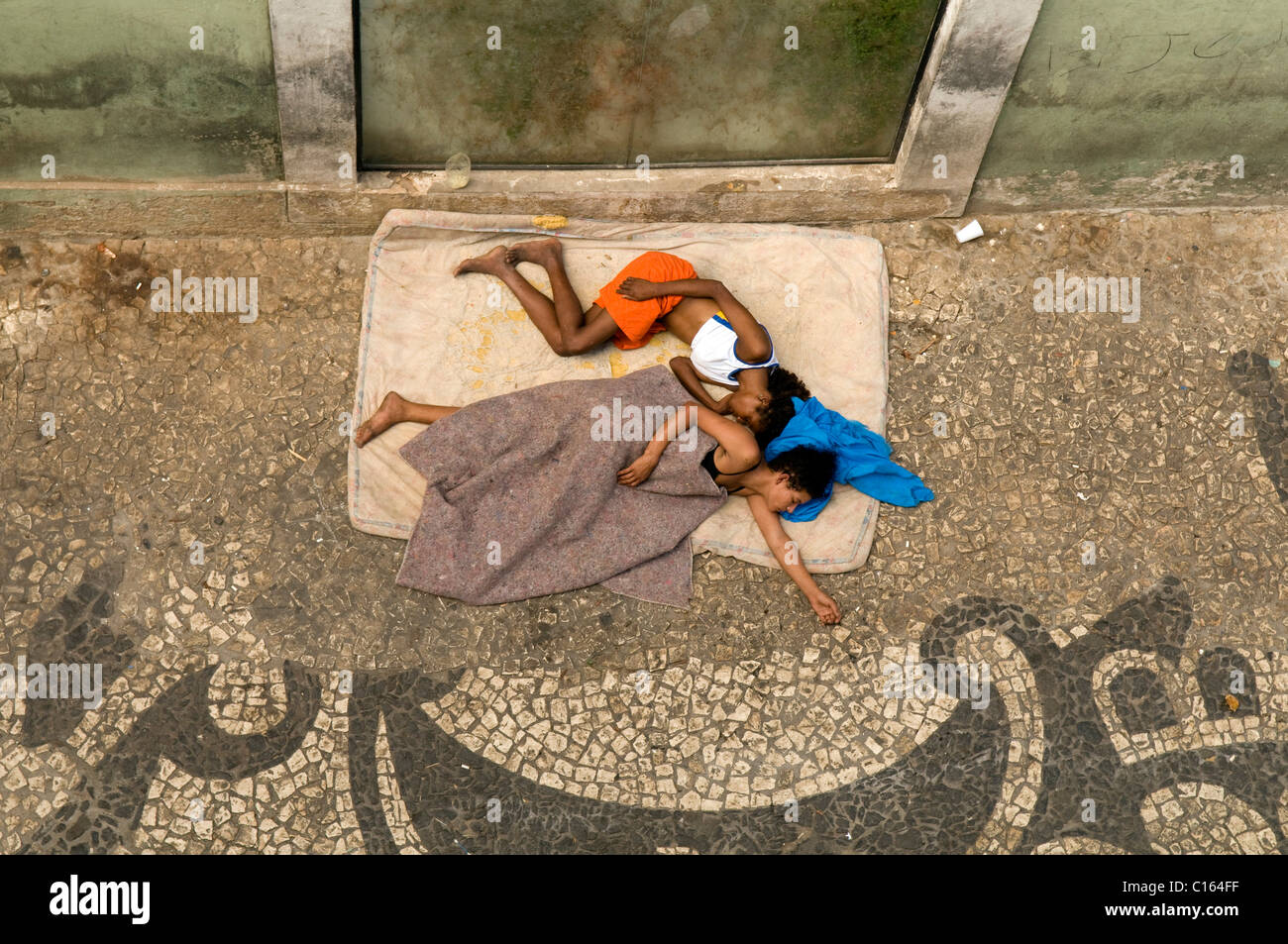 Dormir les enfants sans abri, Salvador de Bahia, Brésil, Amérique du Sud Banque D'Images