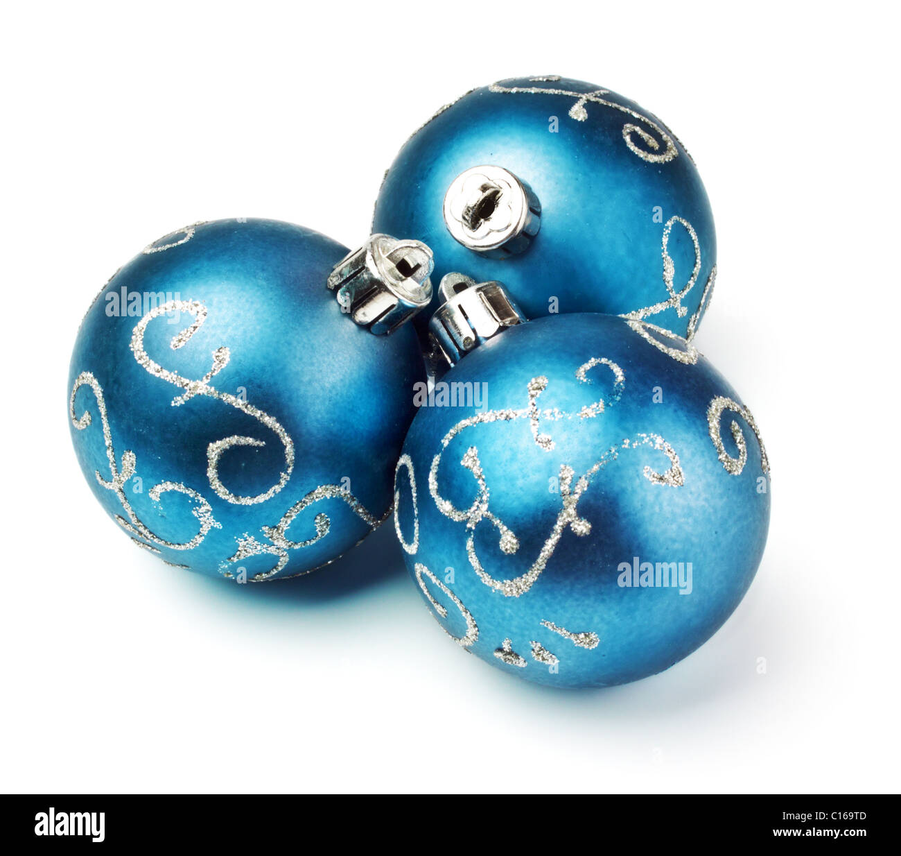 Trois boules de décoration bleu isolated on white Banque D'Images
