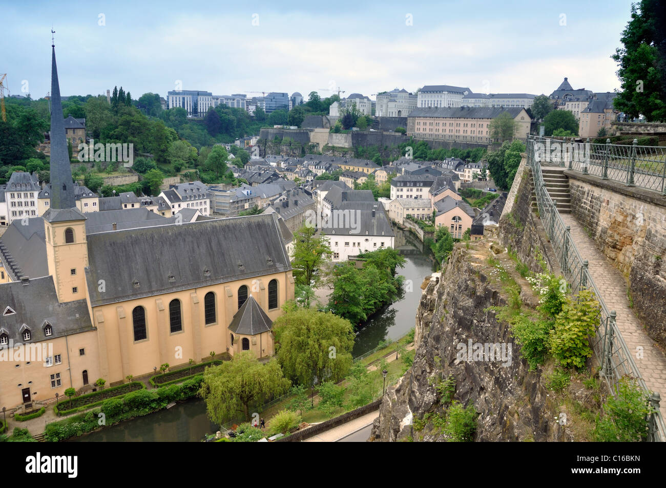 L'église Saint Jean du Grund, la Ville de Luxembourg, Luxembourg Photo  Stock - Alamy