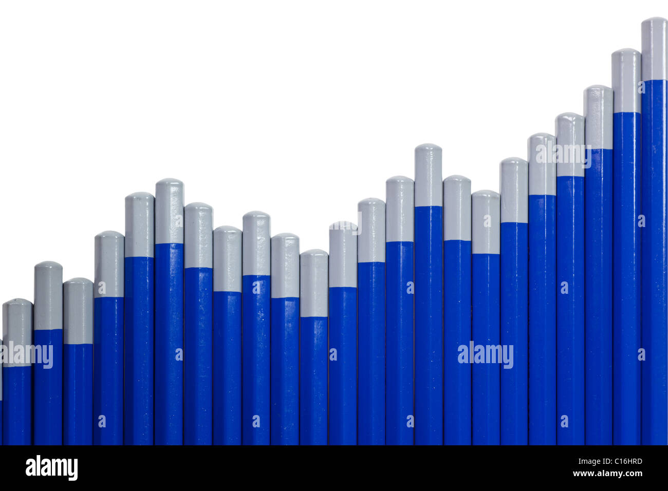 Crayons bleu formant un tableau montrant la hausse Banque D'Images