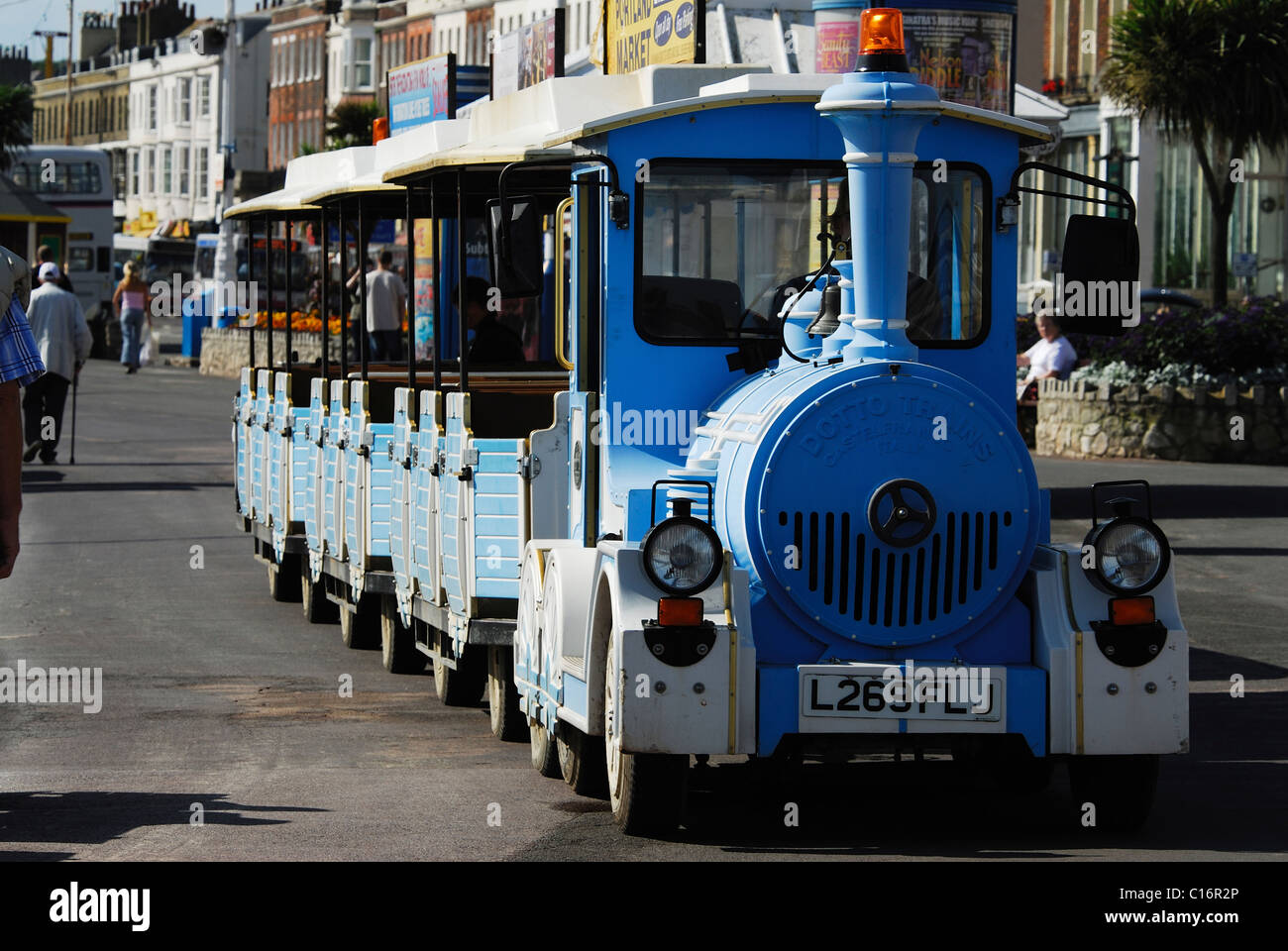 Le petit train bleu sur le front de mer de Weymouth. Dorset, UK 2008 Banque D'Images