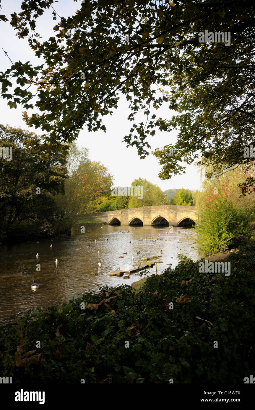 Pont sur la rivière Wye de Bakewell - Peak District Banque D'Images