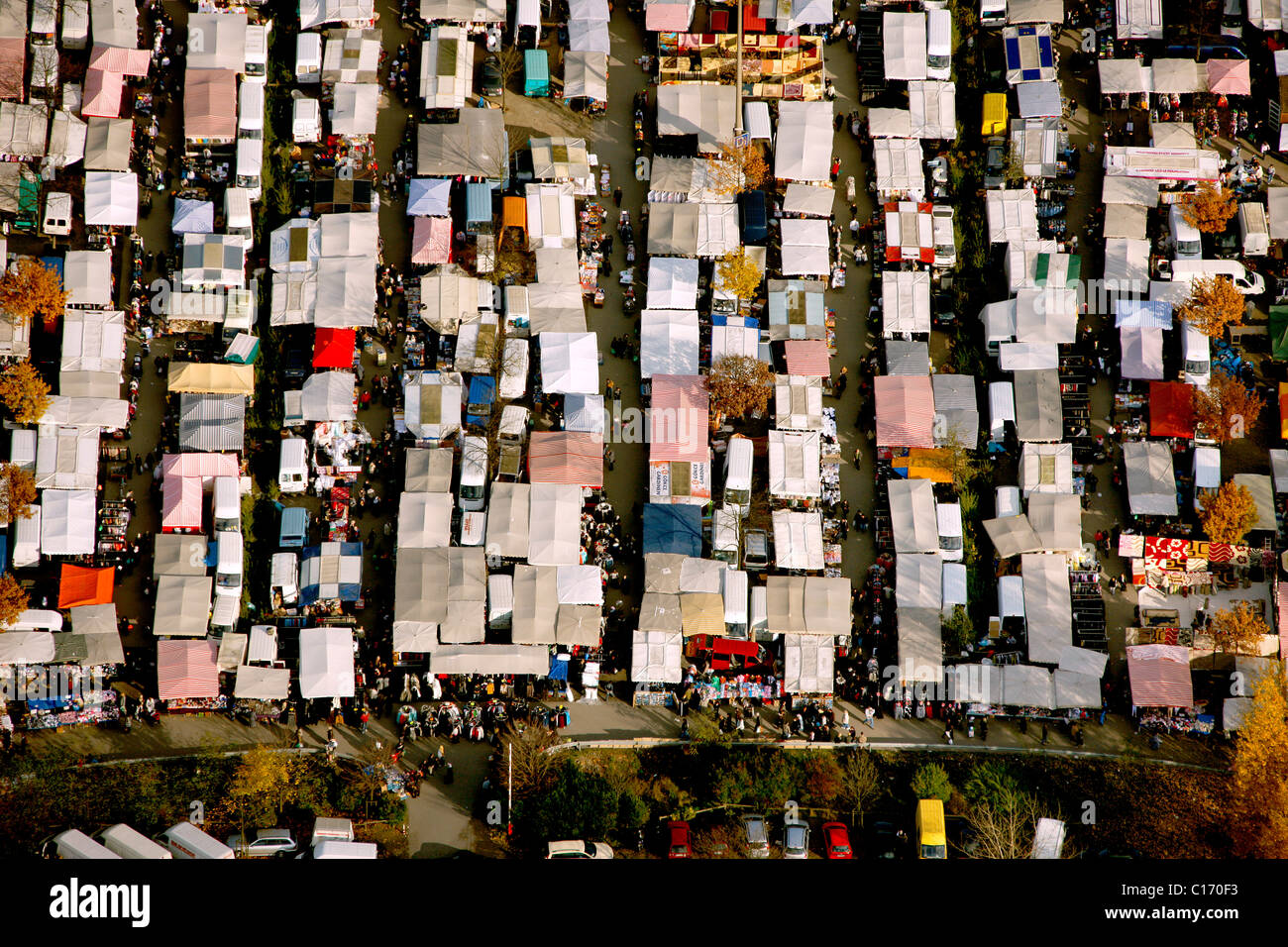 Photo aérienne de Schalke, marché aux puces, Gelsenkirchen, Ruhr, Nordrhein-Westfalen, Germany, Europe Banque D'Images