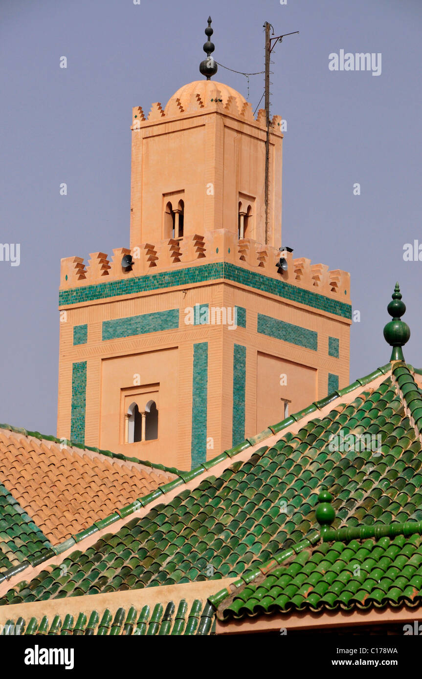 Minaret de la mosquée Ben Youssef dans la médina de Marrakech, Maroc, Afrique Banque D'Images