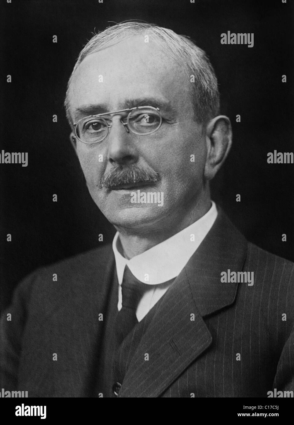 Physiologiste anglais Sir Charles Scott Sherrington (1857 - 1952) - co-récipiendaire du Prix Nobel de physiologie ou médecine en 1932. Banque D'Images