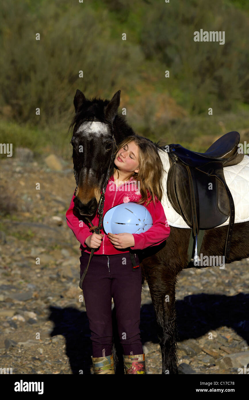 Les jeunes Anglais adolescentes fille avec son poney, adolescence, 13, 14, 15, l'année, dernières années, vieux, personne, femme, poney, poneys, petits chevaux,, Banque D'Images