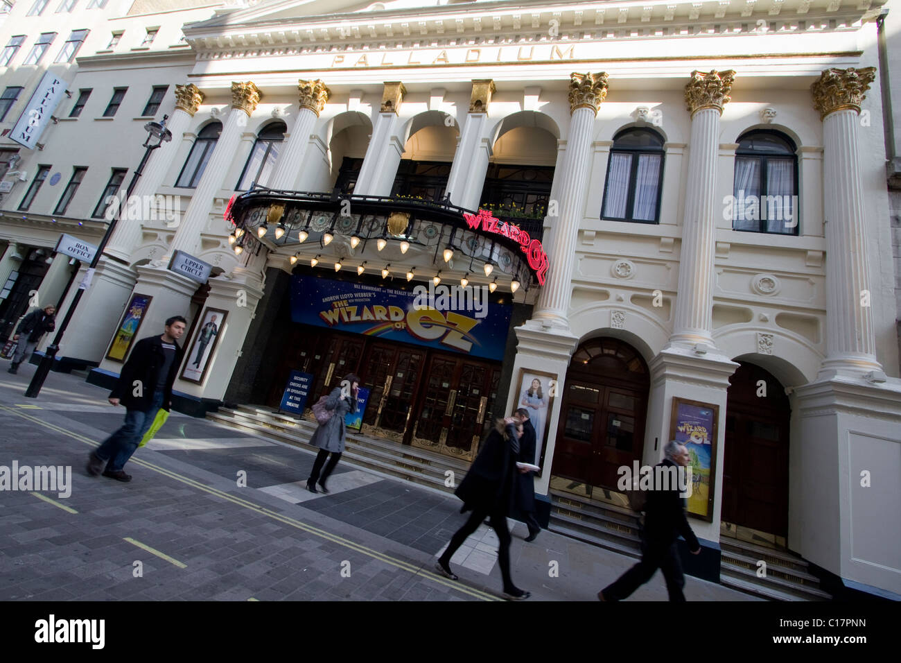 Entrée principale de l'emblématique London palladium Theatre, Londres, Royaume-Uni Banque D'Images