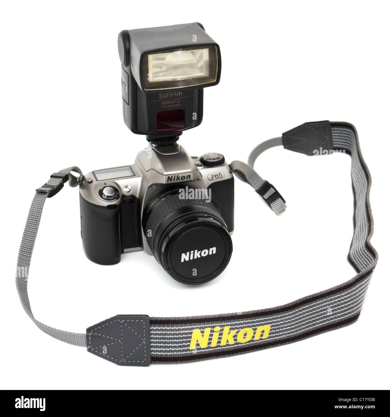 Nikon F65 35mm film SLR camera with Sunpak 888AFZ Flashgun Thyristor Banque D'Images