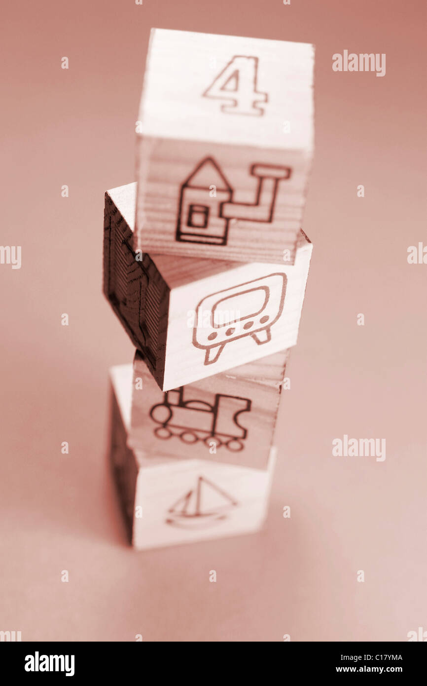 Cubes en bois pour enfants photo Banque D'Images