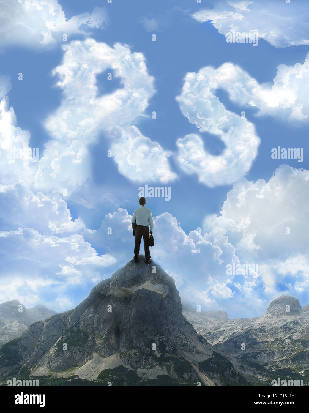 Businessman standing on a Mountain et à l'égard nuages en forme de roupie Banque D'Images