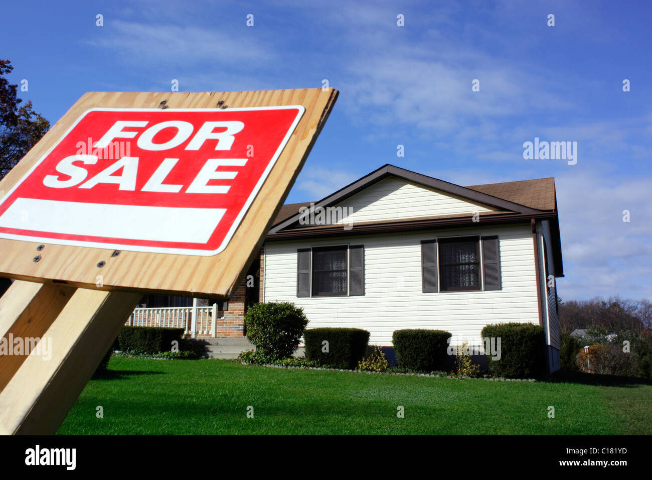 House for Sale Sign avec accent sur For Sale Sign Banque D'Images