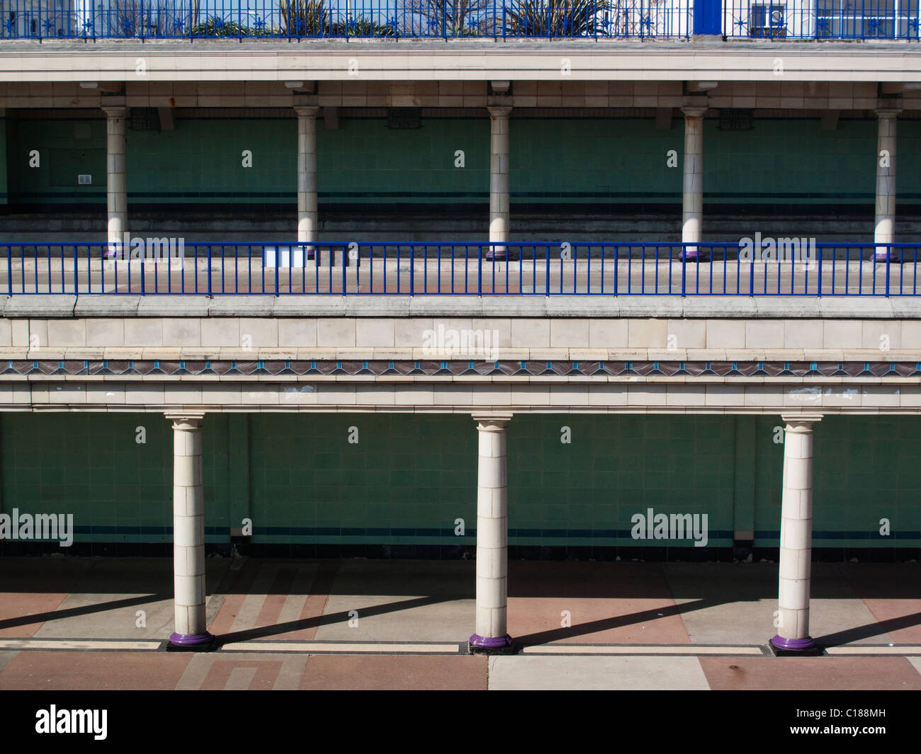 Art Déco Eastbourne Bandstand colonnade Banque D'Images