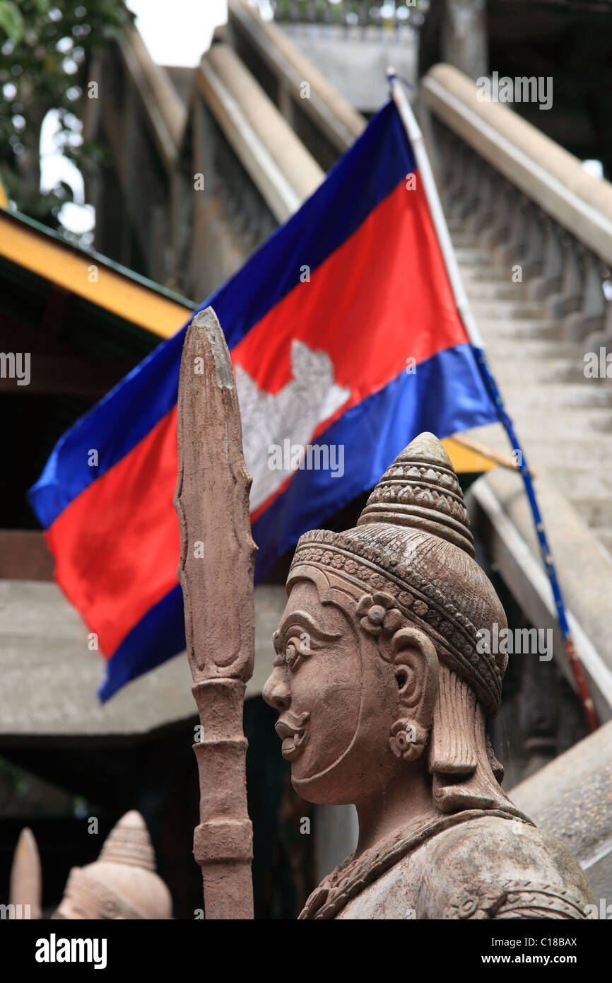 Démon avec drapeau cambodgien à Phnom Kulen Banque D'Images