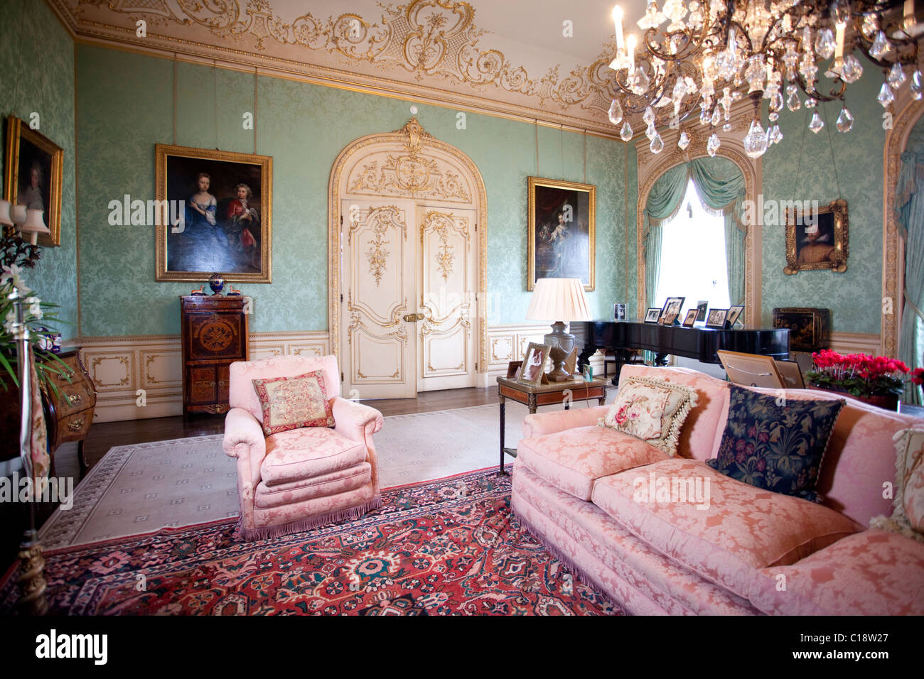 Le salon au château de Highclere, Newbury, Berkshire, Angleterre, Royaume-Uni. Photo:Jeff Gilbert Banque D'Images