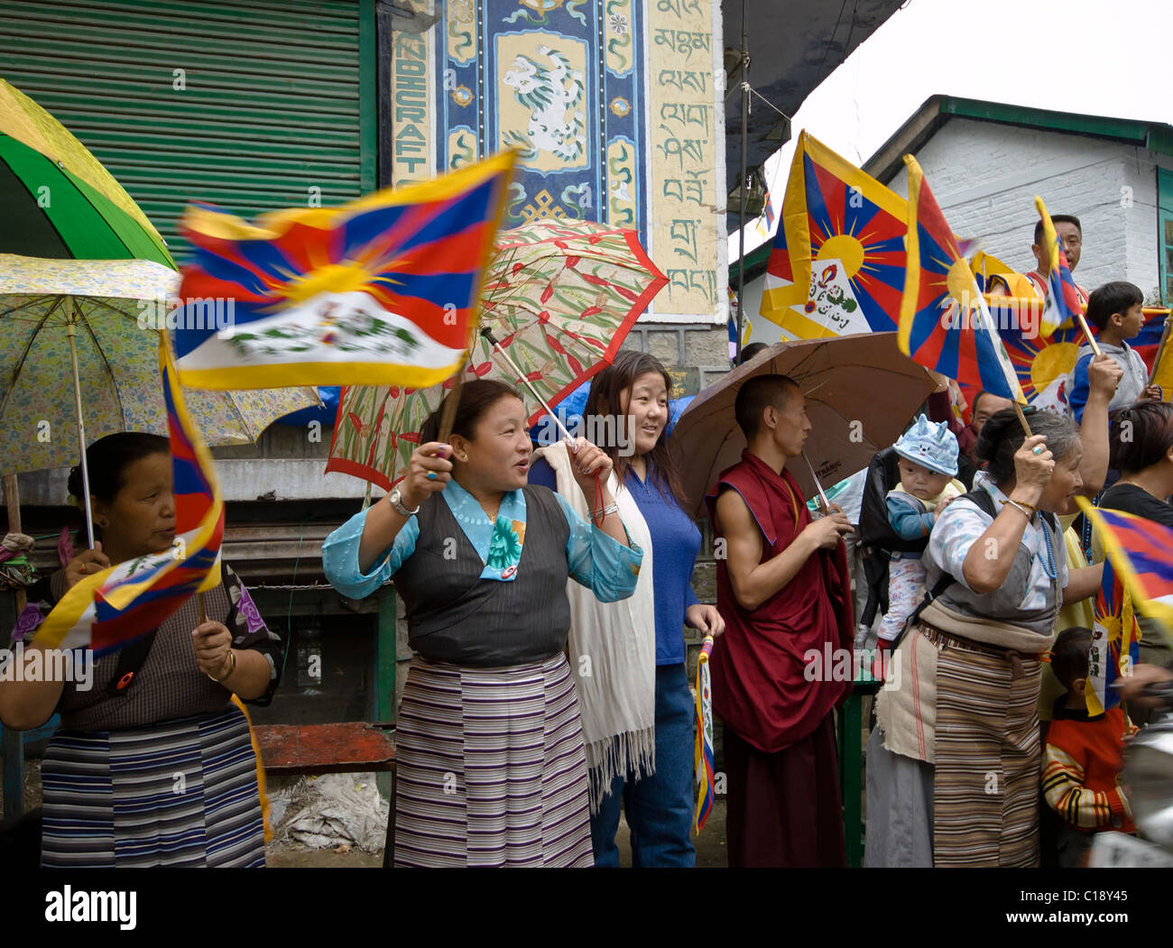 Les femmes tibétaines et les hommes qui protestaient à Dharamsala pendant la Jeux Olympiques chinois. Banque D'Images