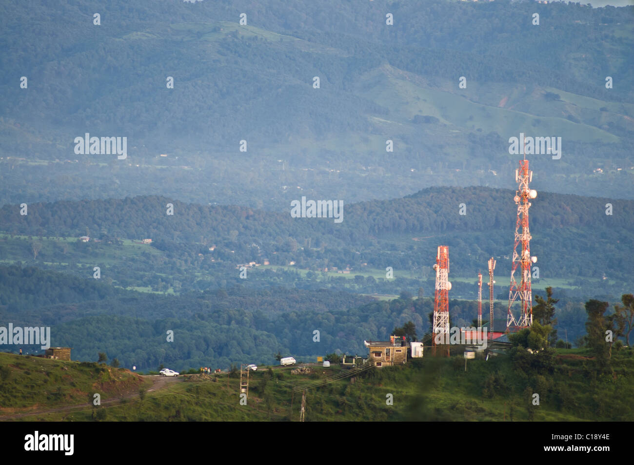 Mâts dans le paysage de l'Himachal Pradesh, Inde Banque D'Images