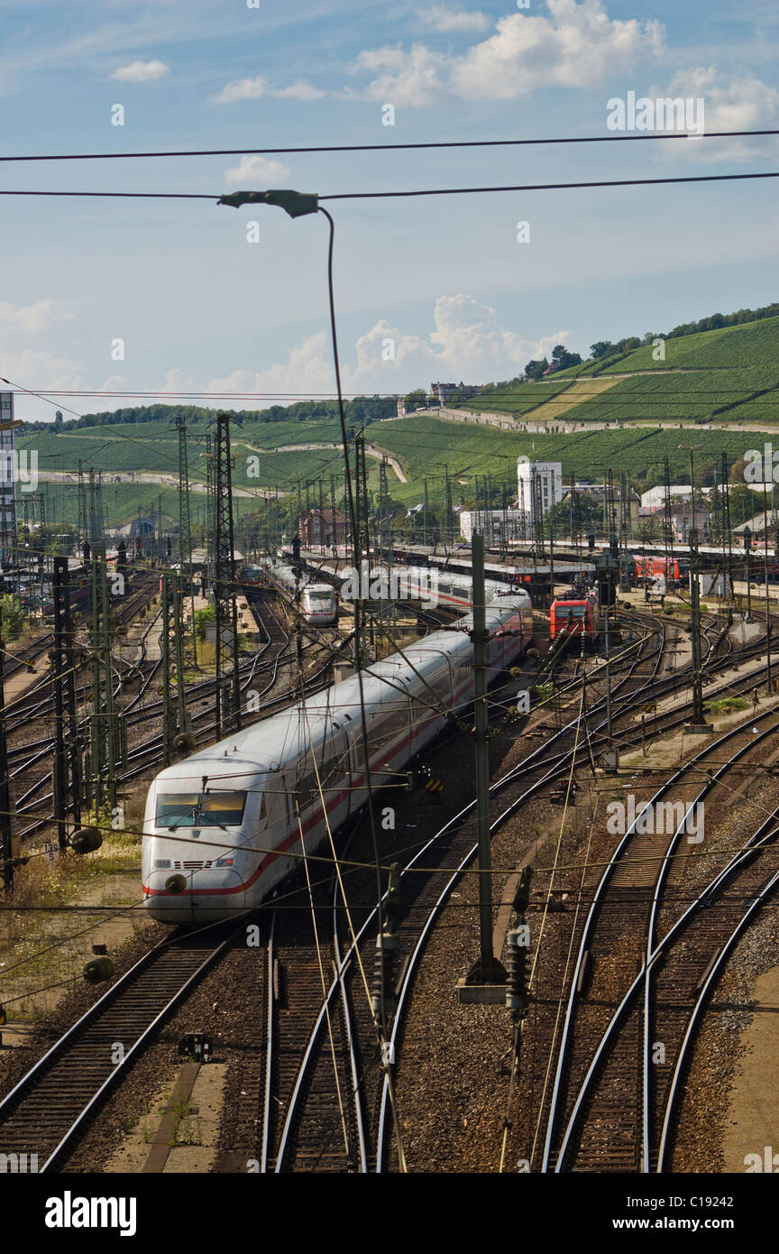 Un train de glace au sud de l'Allemagne de vignes dans l'arrière-plan. Banque D'Images