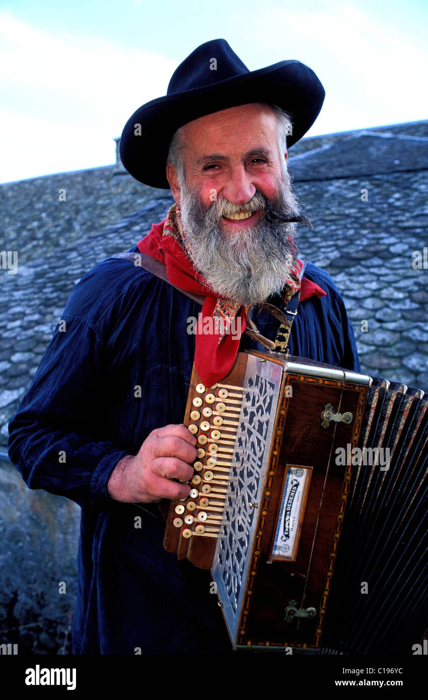 La France, l'Aveyron, le village de Laguiole, scène folklorique