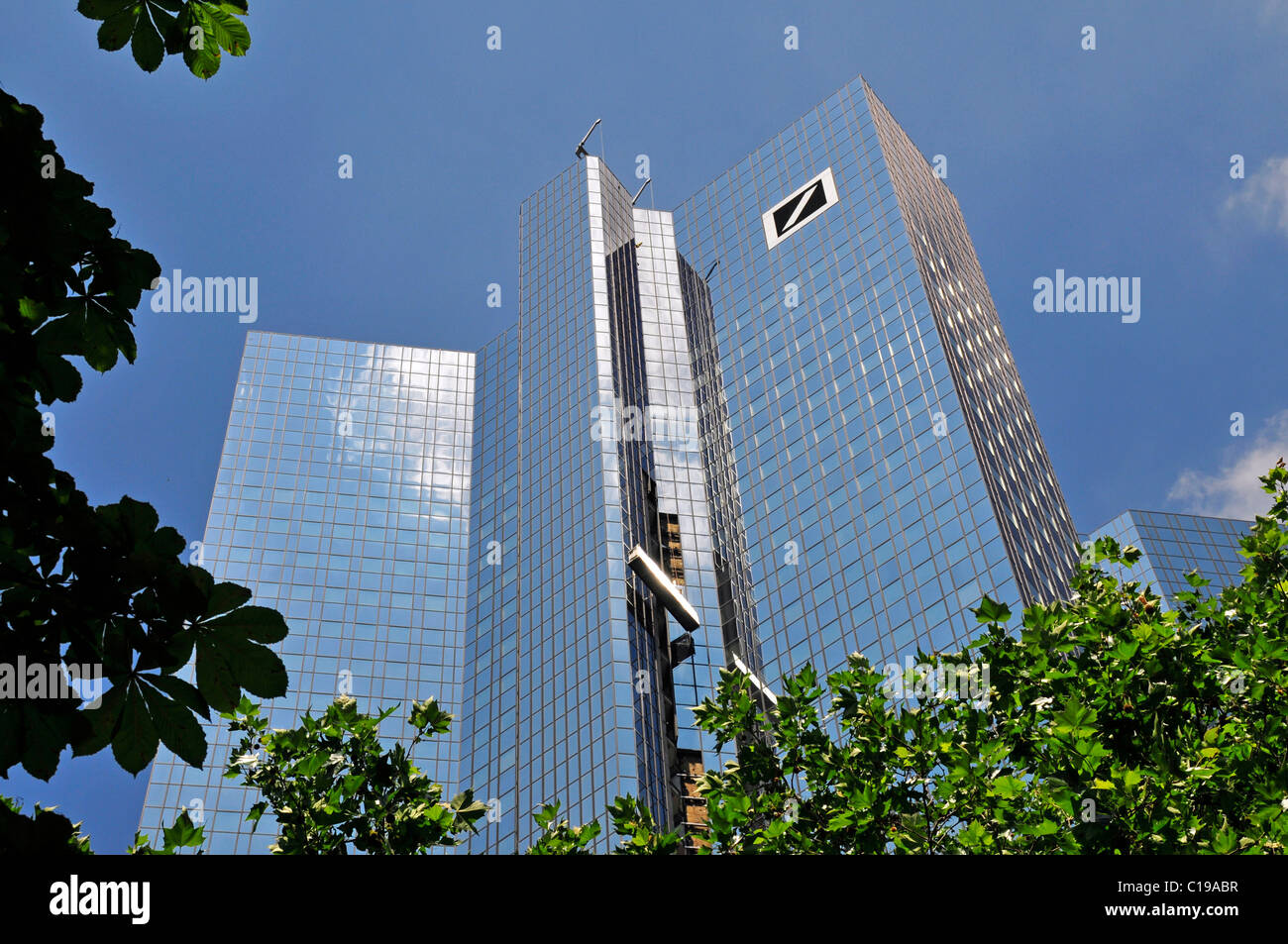 Nouveau vitrage, l'assainissement d'un bâtiment plus grand en Europe, siège de la Deutsche Bank, Frankfurt, Hesse, Germany, Europe Banque D'Images
