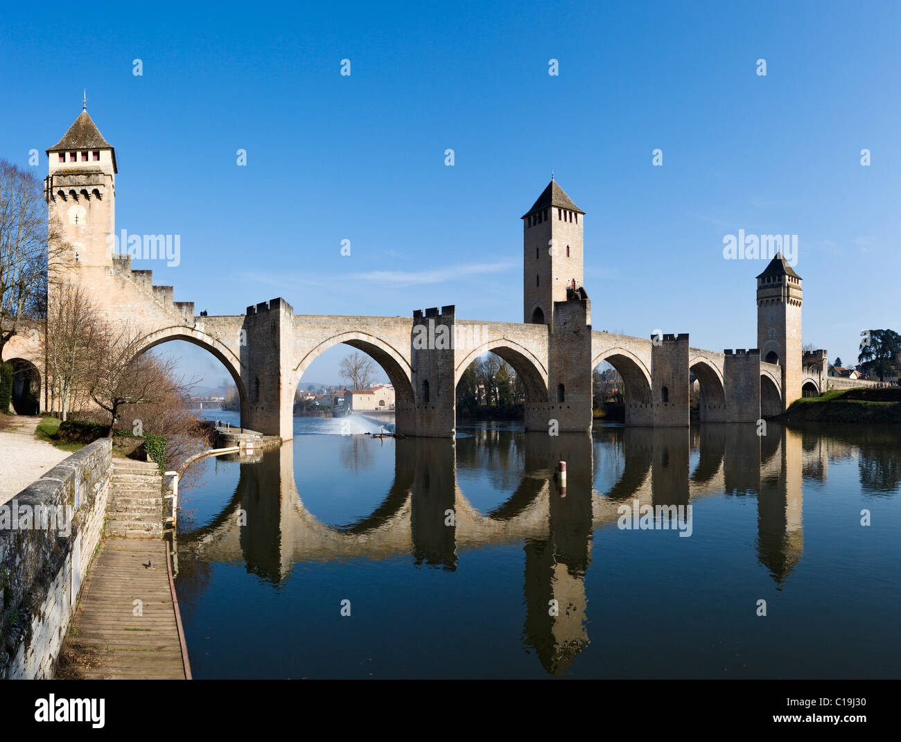 Le Pont Valentre médiévale sur la rivière Lot, Cahors, Lot, France Banque D'Images